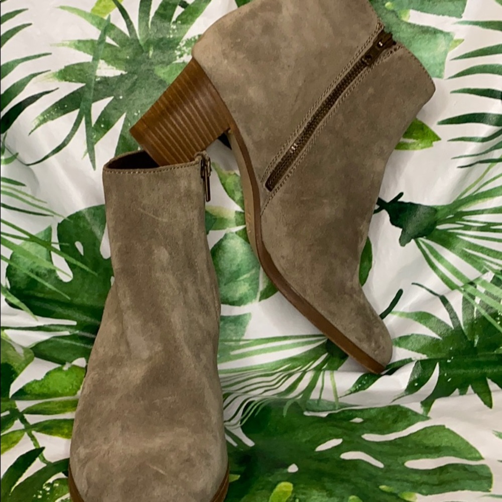 J. Crew• Genuine Leather Gray Boots 👢